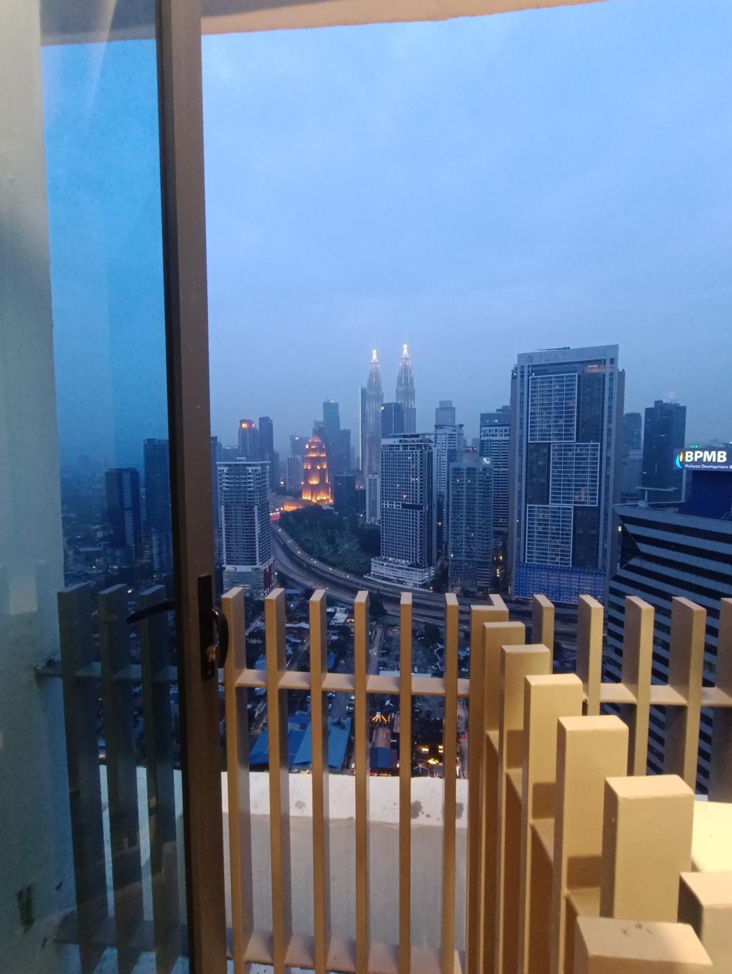 Cl 27a Insta Klcc View & Infinity Pool View *